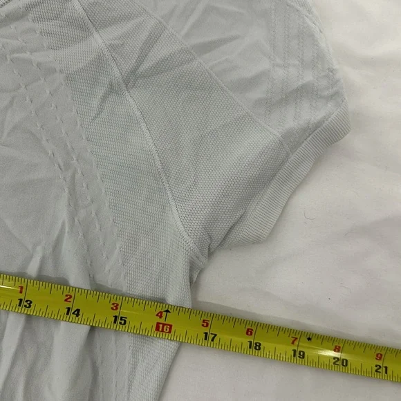 Athleta Wick and Vent Tee Medium - Picture 6 of 7